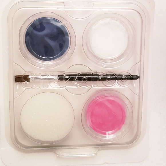 2 Snazaroo Mini Face Paint Kit - Picture 2 of 4